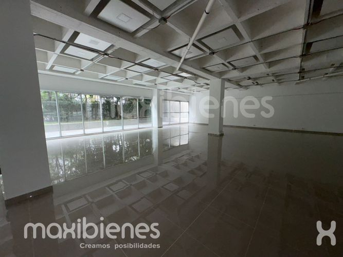 Local en arriendo en La Aguacatala, Medellín, 526 m² · foto 3 de 14