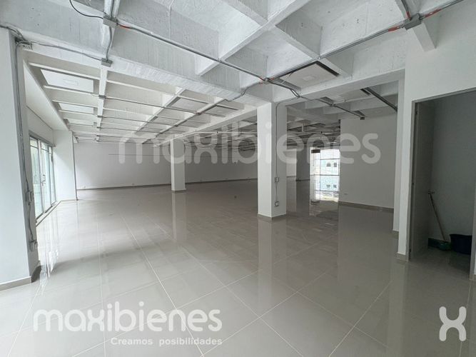 Local en arriendo en La Aguacatala, Medellín, 526 m² · foto 4 de 14