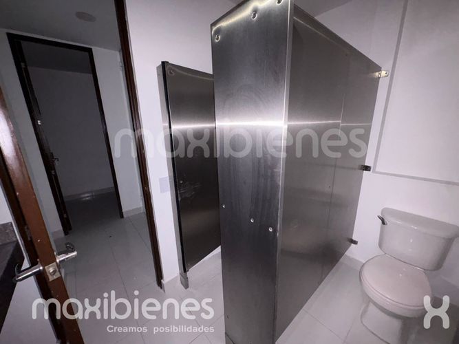 Local en arriendo en La Aguacatala, Medellín, 526 m² · foto 8 de 14