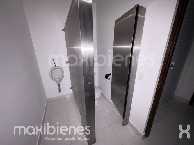 Local en arriendo en La Aguacatala, Medellín, 526 m² · foto 12 de 14