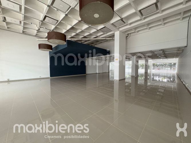 Local en arriendo en La Aguacatala, Medellín, 526 m² · foto 13 de 14