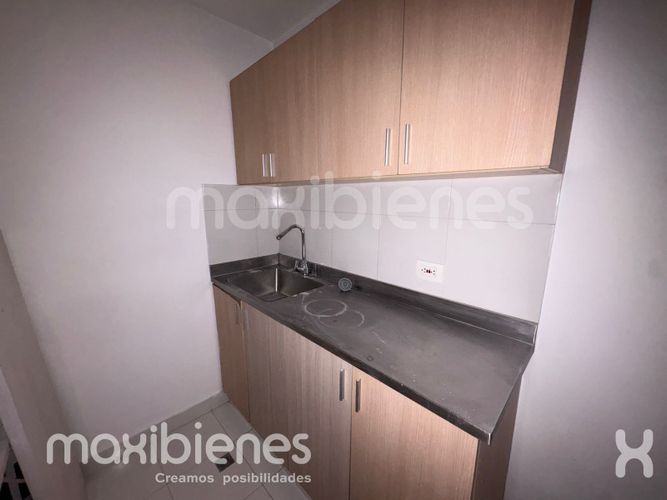Local en arriendo en La Aguacatala, Medellín, 526 m² · foto 14 de 14