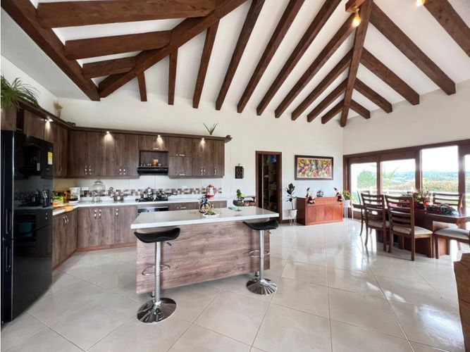 Casa de 3 alcobas en venta en Guamito, Rionegro, 310 m² · foto 15 de 15