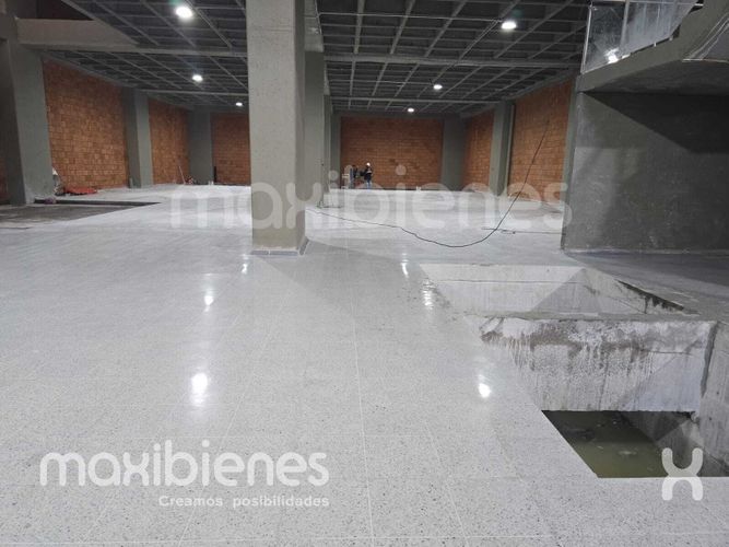 Bodega en arriendo en Perpetuo Socorro, Medellín, 3000 m² · foto 6 de 6