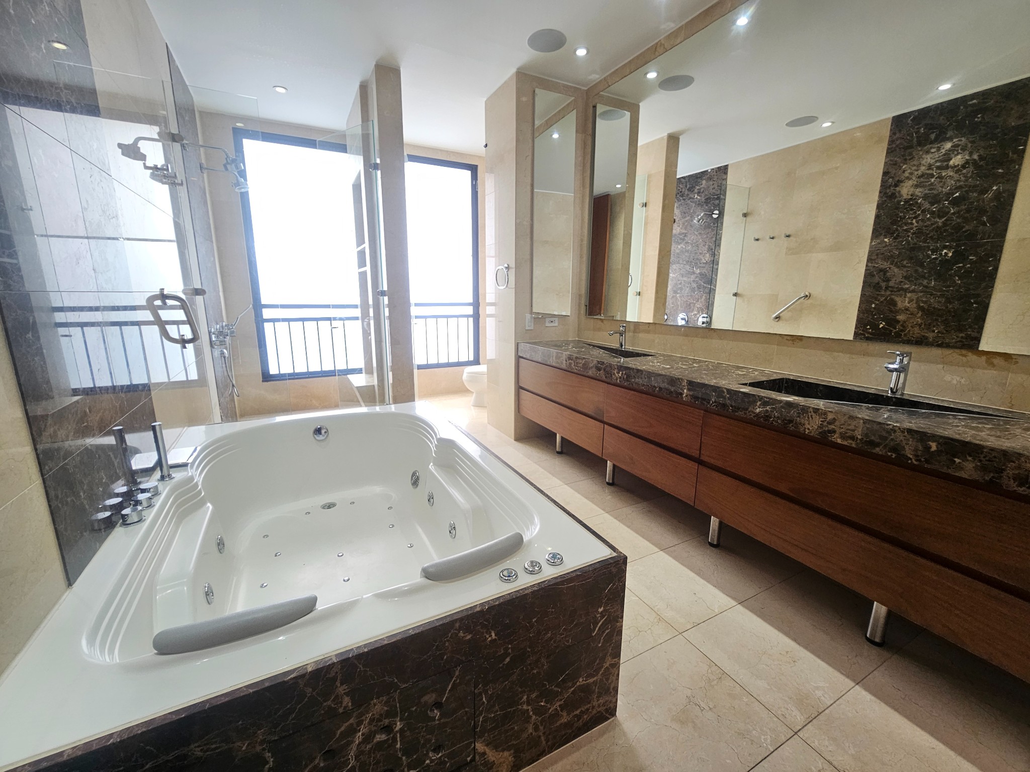 Apartamento en venta en Los Rosales, Bogotá · foto 15 de 18