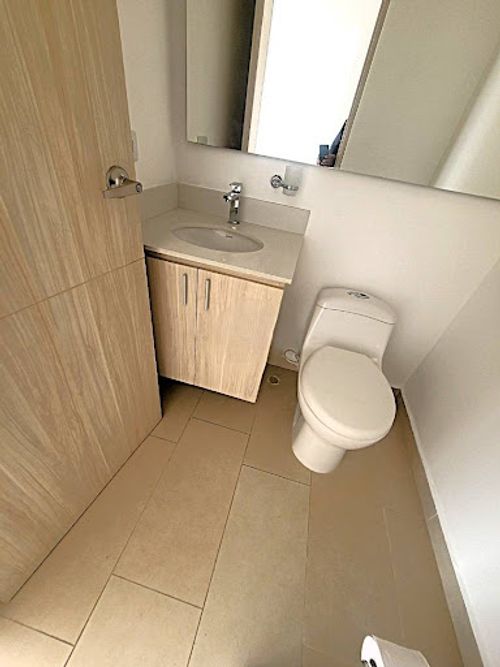 Apartamento de 1 alcoba en venta en Loma De Los Gonzalez, Medellín, 55 m² · foto 13 de 24