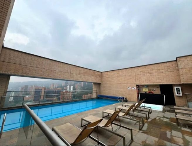 Apartamento de 1 alcoba en venta en Loma De Los Gonzalez, Medellín, 55 m² · foto 22 de 24