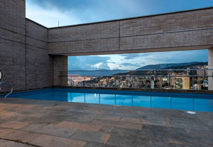 Apartamento de 1 alcoba en venta en Loma De Los Gonzalez, Medellín, 55 m² · foto 23 de 24