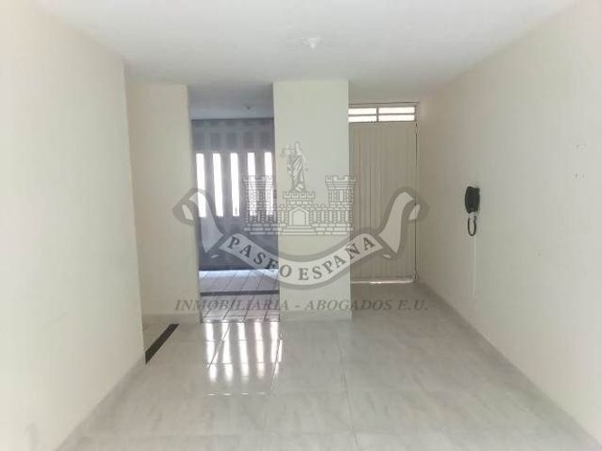 Apartamento de 3 alcobas en venta en Lagos V, Floridablanca, 65 m² · foto 2 de 12