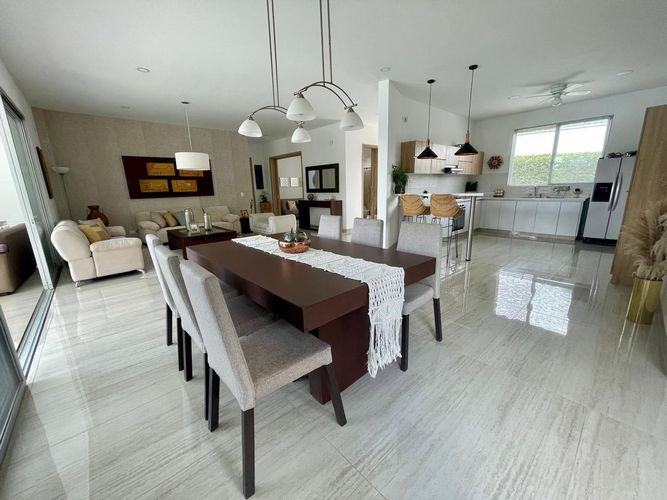 Casa de 3 alcobas en venta en Vía El Caimo, Armenia, 1035 m² · foto 4 de 24