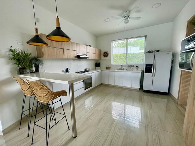 Casa de 3 alcobas en venta en Vía El Caimo, Armenia, 1035 m² · foto 8 de 24