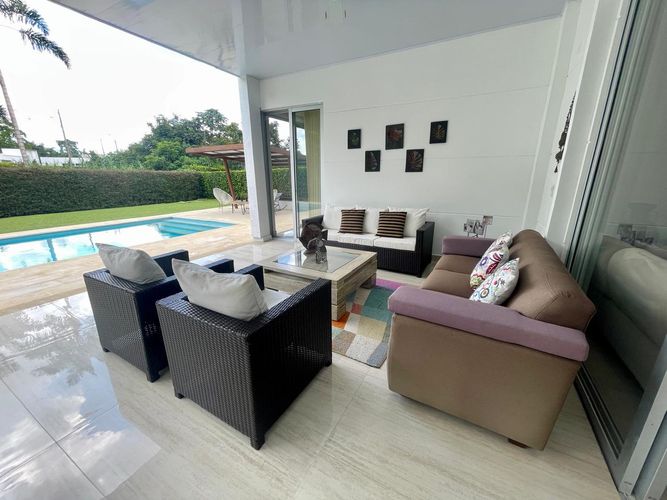 Casa de 3 alcobas en venta en Vía El Caimo, Armenia, 1035 m² · foto 11 de 24