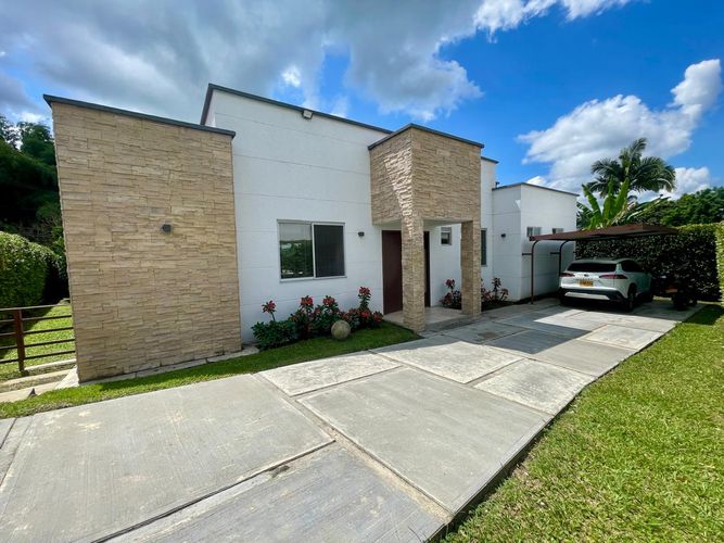 Casa de 3 alcobas en venta en Vía El Caimo, Armenia, 1035 m² · foto 23 de 24