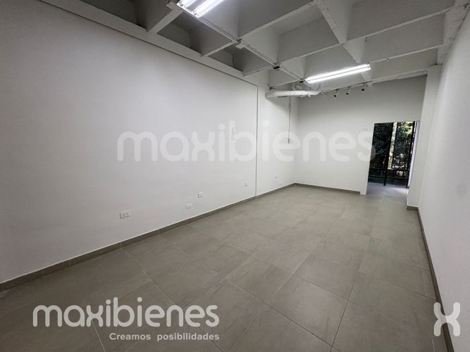 Local en arriendo en Los Balsos, Medellín, 35 m² · foto 2 de 10