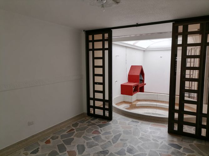 Casa de 6 alcobas en arriendo en Llanocentro, Villavicencio, 340 m² · foto 4 de 13
