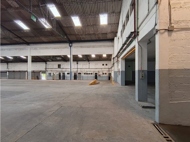 Bodega en arriendo en Mayorca, Sabaneta, 2971 m² · foto 3 de 19