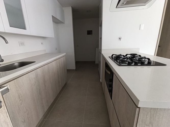 Apartamento de 2 alcobas en arriendo en Loma Del Escobero, Envigado, 76 m² · foto 2 de 14