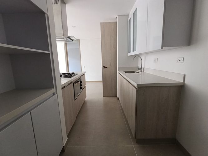 Apartamento de 2 alcobas en arriendo en Loma Del Escobero, Envigado, 76 m² · foto 4 de 14