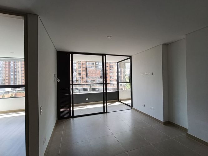 Apartamento de 2 alcobas en arriendo en Loma Del Escobero, Envigado, 76 m² · foto 5 de 14