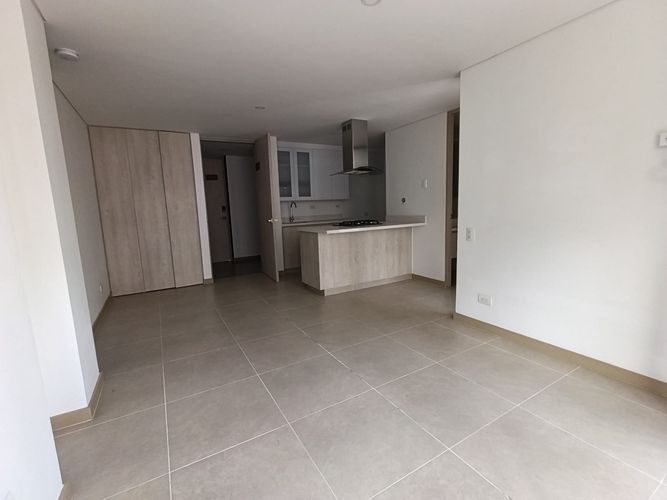 Apartamento de 2 alcobas en arriendo en Loma Del Escobero, Envigado, 76 m² · foto 9 de 14