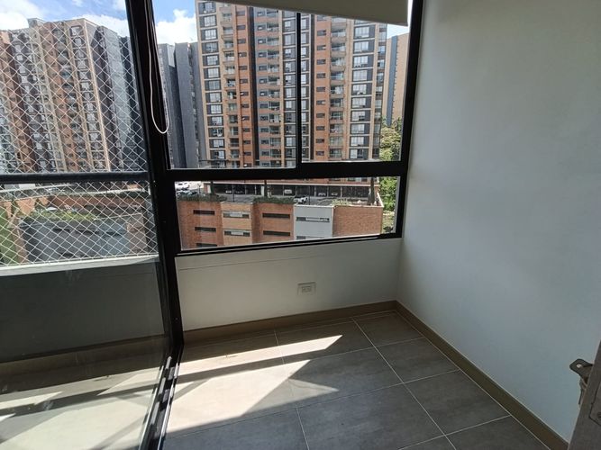 Apartamento de 2 alcobas en arriendo en Loma Del Escobero, Envigado, 76 m² · foto 12 de 14