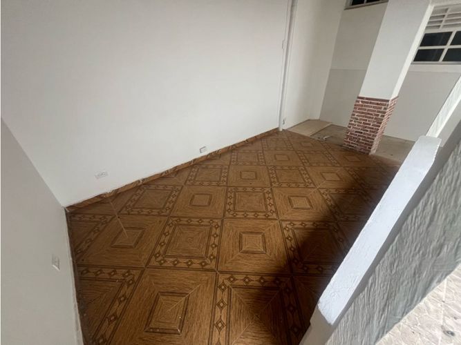 Local en arriendo en Las Acacias, Medellín, 220 m² · foto 2 de 22