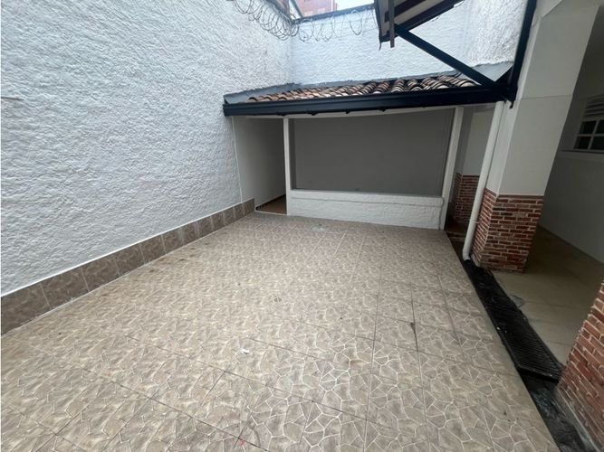 Local en arriendo en Las Acacias, Medellín, 220 m² · foto 3 de 22