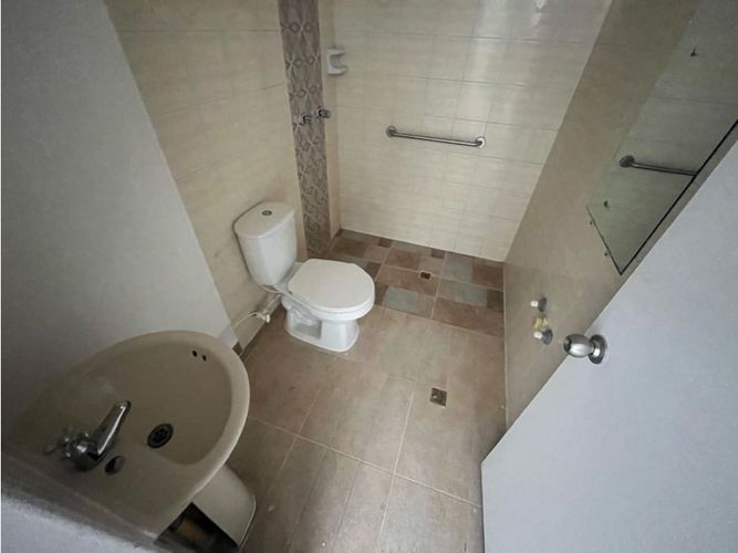 Local en arriendo en Las Acacias, Medellín, 220 m² · foto 17 de 22