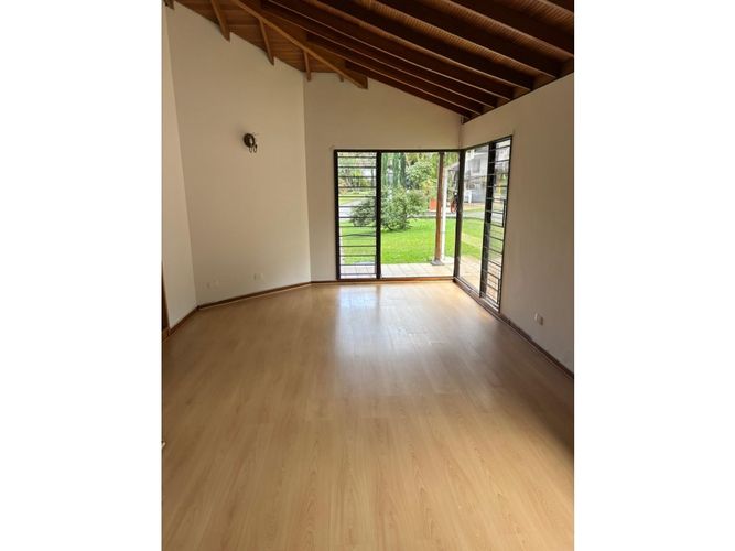 Casa de 4 alcobas en arriendo en Escobero, Medellín, 470 m² · foto 3 de 15