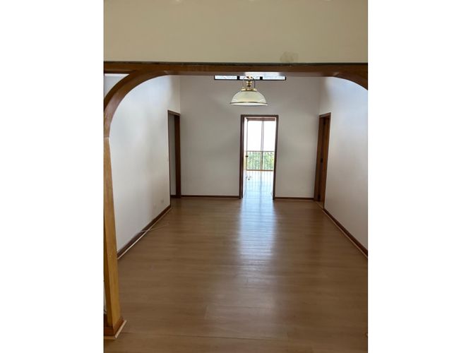 Casa de 4 alcobas en arriendo en Escobero, Medellín, 470 m² · foto 4 de 15