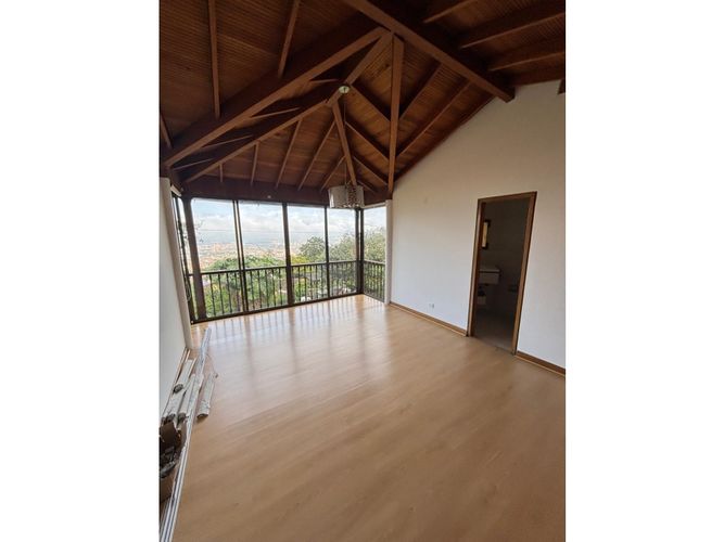 Casa de 4 alcobas en arriendo en Escobero, Medellín, 470 m² · foto 6 de 15
