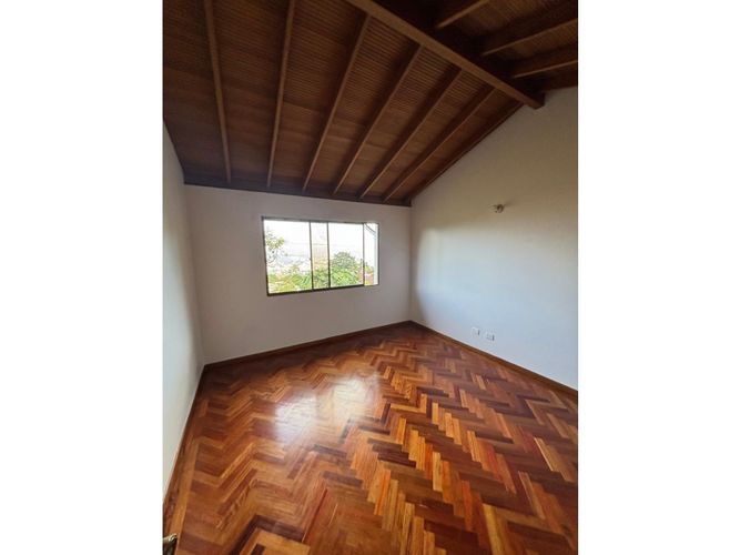 Casa de 4 alcobas en arriendo en Escobero, Medellín, 470 m² · foto 8 de 15