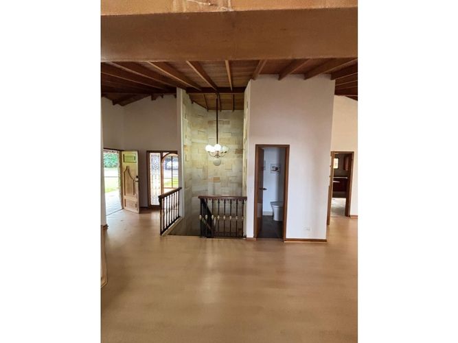 Casa de 4 alcobas en arriendo en Escobero, Medellín, 470 m² · foto 11 de 15