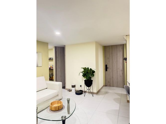 Apartamento de 3 alcobas en venta en Las Antillas, Envigado, 72 m² · foto 2 de 9