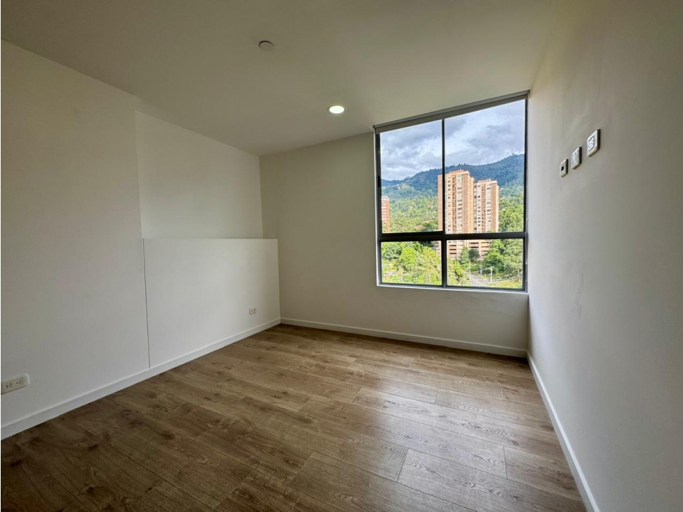 Apartamento en venta en Loma De Las Brujas, Envigado · foto 7 de 21