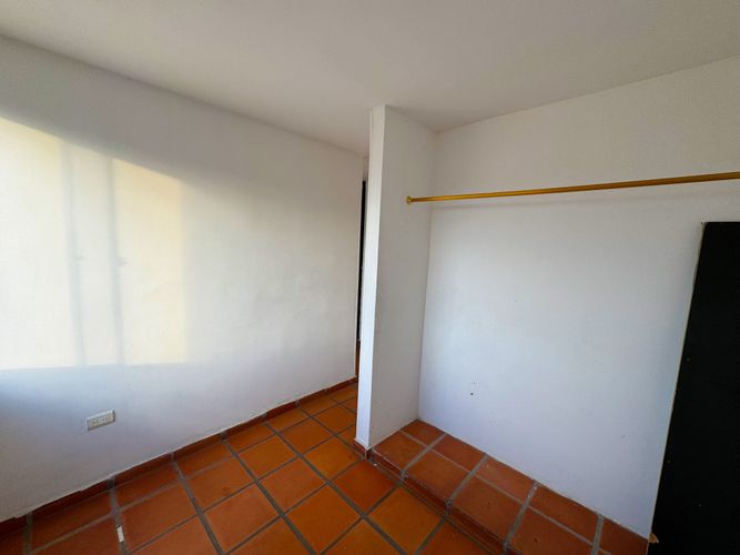 Apartamento de 3 alcobas en venta en Villa Antigua, Villa del Rosario, 50 m² · foto 8 de 16
