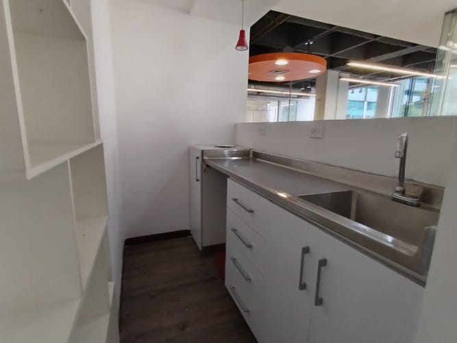 Oficina en arriendo en Astorga, Medellín, 203 m² · foto 4 de 10
