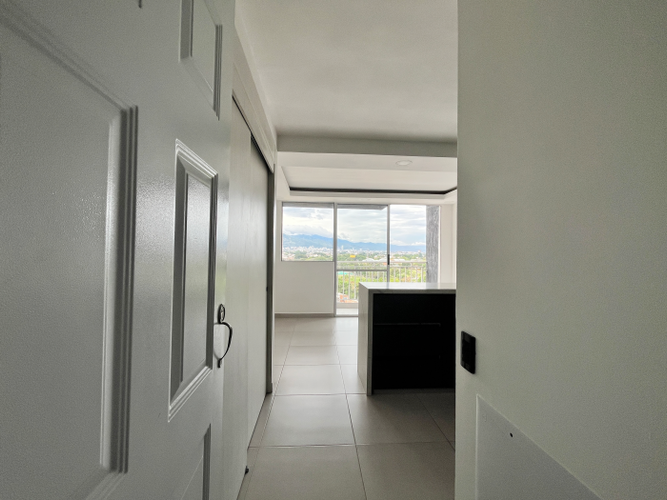 Apartamento de 3 alcobas en venta en La Alborada, Cali, 55 m² · foto 2 de 23
