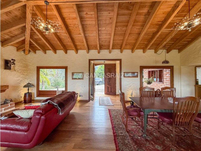 Casa de 4 alcobas en venta en Escobero, Envigado, 236 m² · foto 2 de 21