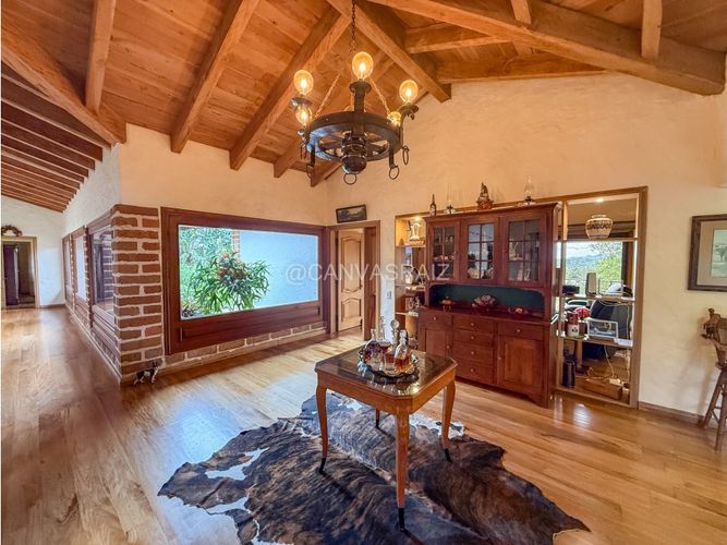 Casa de 4 alcobas en venta en Escobero, Envigado, 236 m² · foto 8 de 21