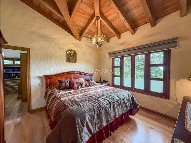 Casa de 4 alcobas en venta en Escobero, Envigado, 236 m² · foto 10 de 21