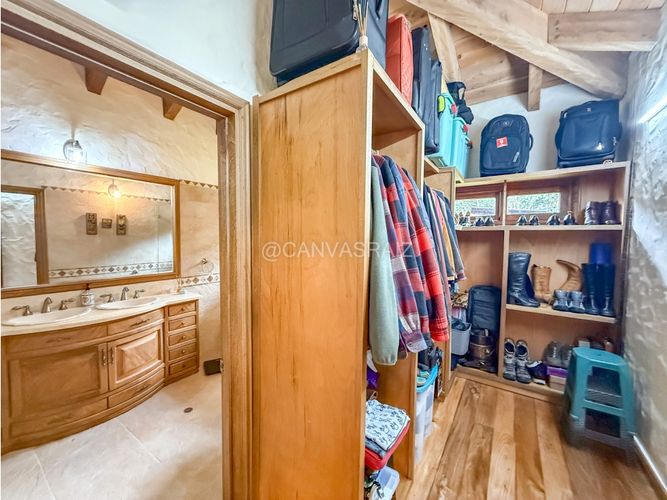 Casa de 4 alcobas en venta en Escobero, Envigado, 236 m² · foto 11 de 21