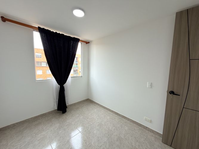Apartamento de 3 alcobas en venta en Echavarria, Madrid, 65 m² · foto 12 de 19