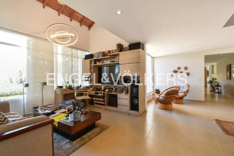 Casa de 6 alcobas en venta en San Nicolas, La Ceja, 458 m² · foto 10 de 18