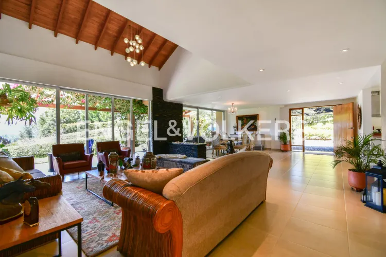 Casa de 6 alcobas en venta en San Nicolas, La Ceja, 458 m² · foto 4 de 18