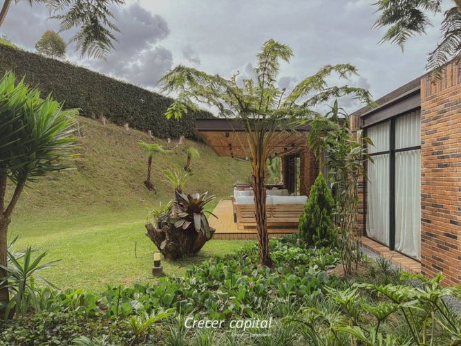 Casa de 3 alcobas en venta en Las Palmas, Envigado, 464 m² · foto 7 de 24