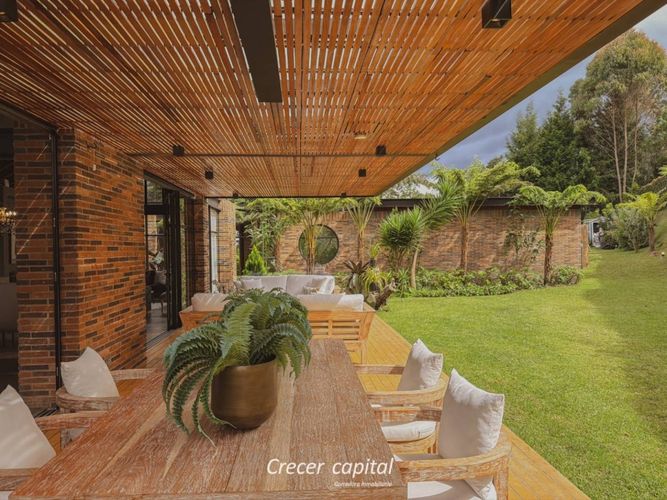 Casa de 3 alcobas en venta en Las Palmas, Envigado, 464 m² · foto 8 de 24