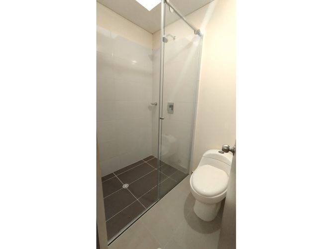 Casa de 3 alcobas en venta en El Castillo, Jamundí, 315 m² · foto 3 de 24