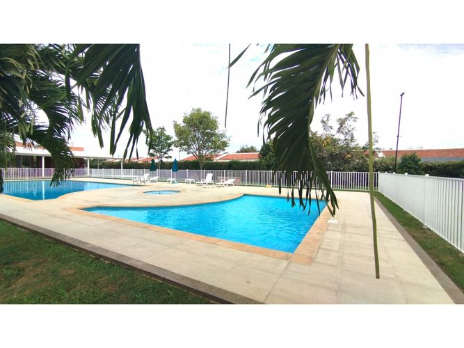 Casa de 3 alcobas en venta en El Castillo, Jamundí, 315 m² · foto 22 de 24