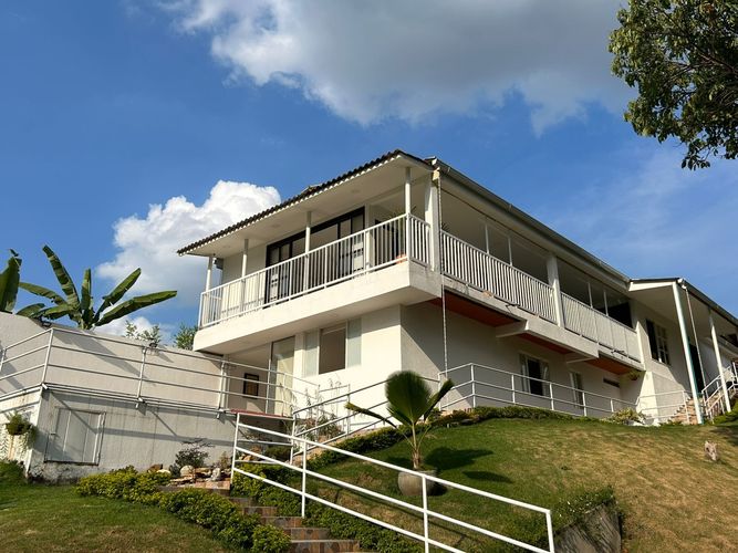 Casa de 5 alcobas en venta en Porerito, Jamundí, 1570 m² · foto 4 de 24